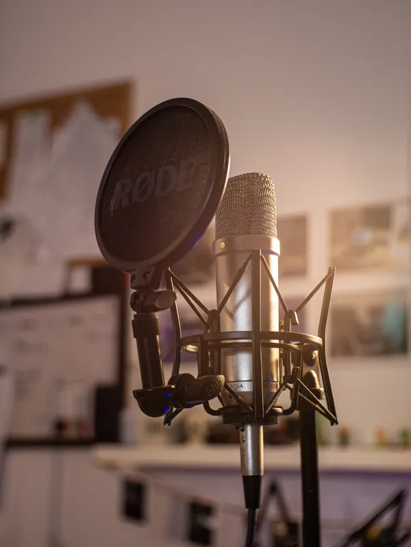 Microfono Røde con filtro anti-pop